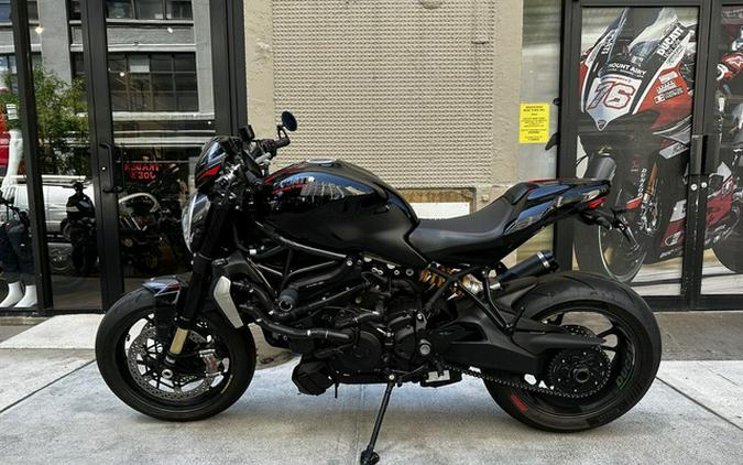 2017 Ducati Monster 1200 R Thrilling Black
