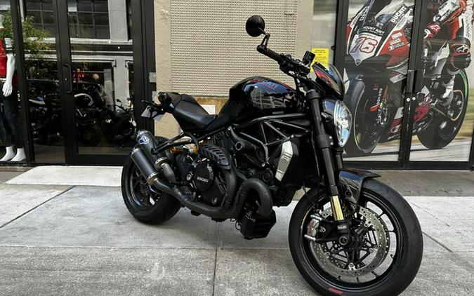 2017 Ducati Monster 1200 R Thrilling Black