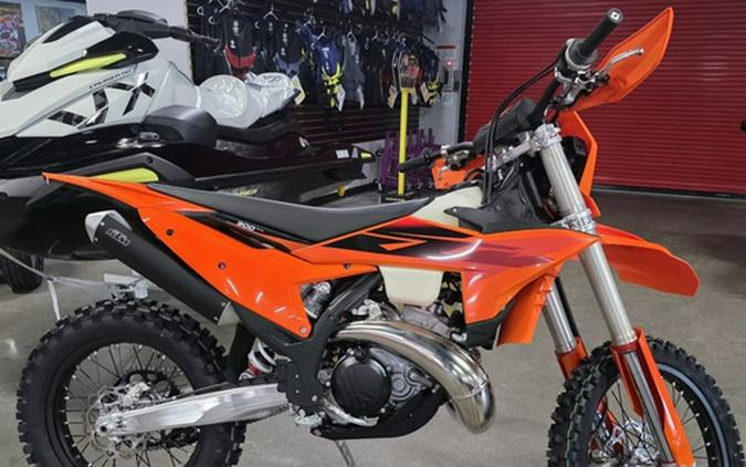 2027 KTM XC 300 W