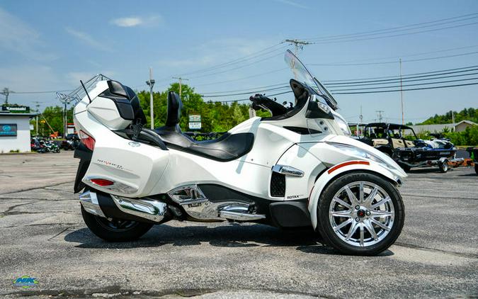 2015 Can-Am® Spyder® RT Limited 6 Speed semi-Automatic (SE6)