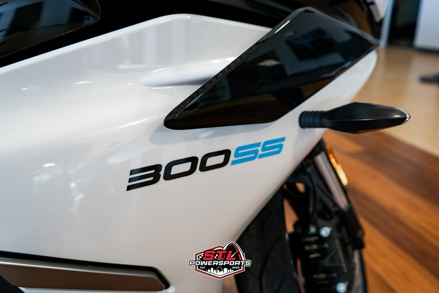 2025 CFMOTO 300SS