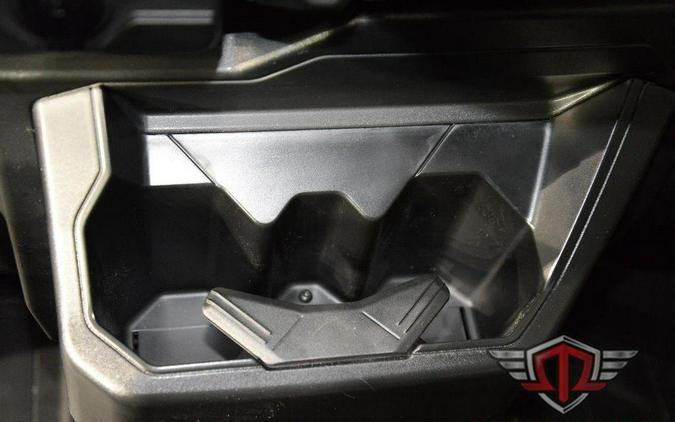 2026 Can-Am Defender MAX DPS CAB HD10