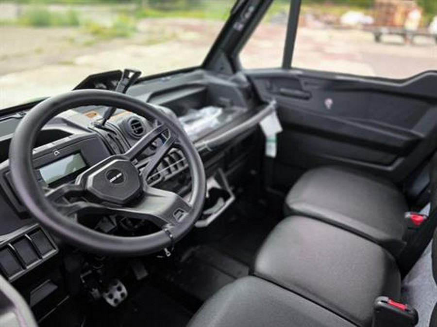 2026 Can-Am Defender DPS CAB