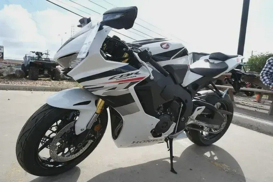 New 2026 HONDA CBR1000RR