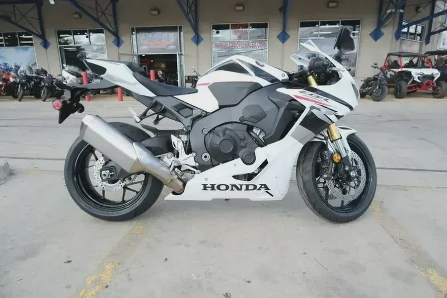 New 2026 HONDA CBR1000RR