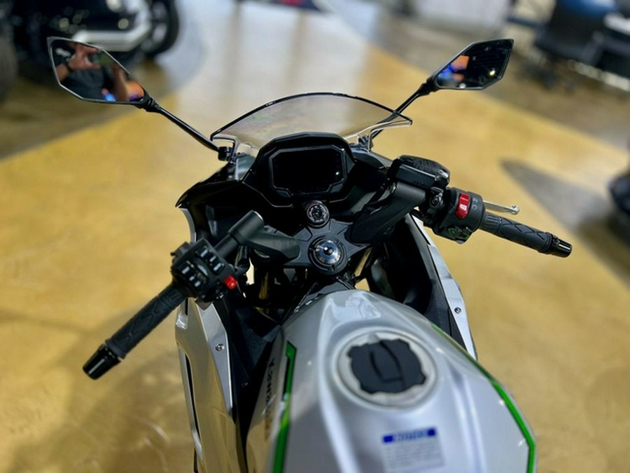 2024 Kawasaki Ninja 7 Hybrid ABS
