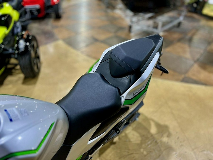 2024 Kawasaki Ninja 7 Hybrid ABS