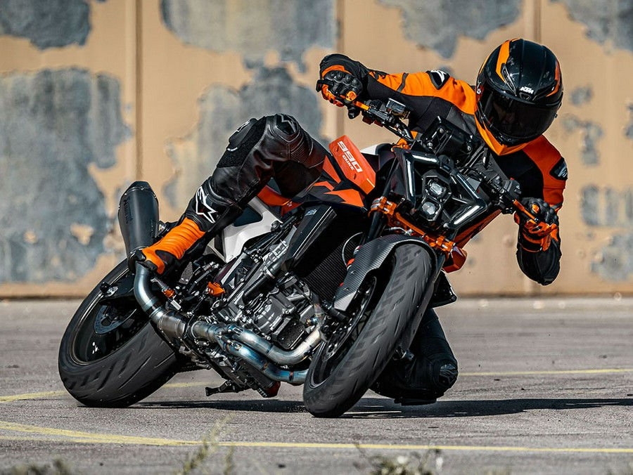 2026 KTM 990 Duke