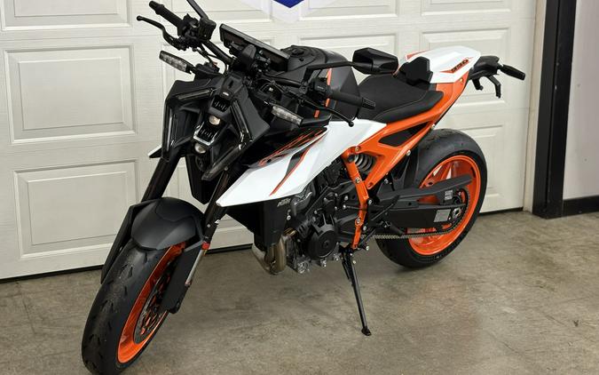 2026 KTM 990 Duke
