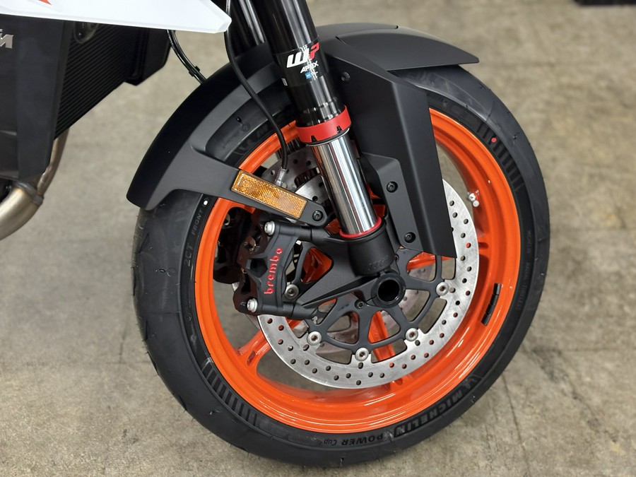 2026 KTM 990 Duke