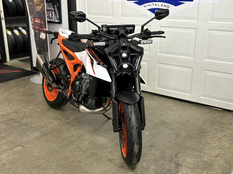 2026 KTM 990 Duke
