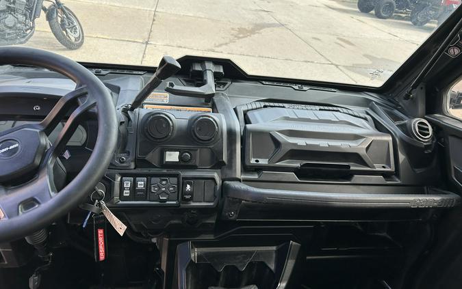 2024 Can-Am Defender Limited