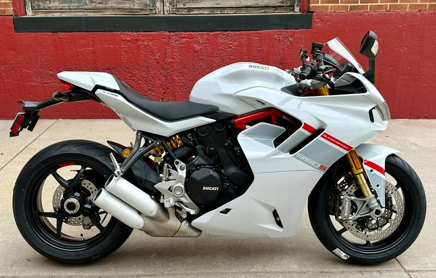 2024 Ducati Supersport 950 S White Stripe