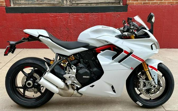 2024 Ducati Supersport 950 S White Stripe