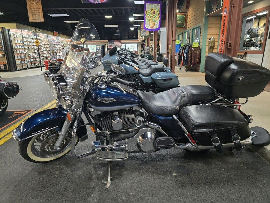 2002 Harley-Davidson Road King Classic Luxury Blue/Diamond Ice