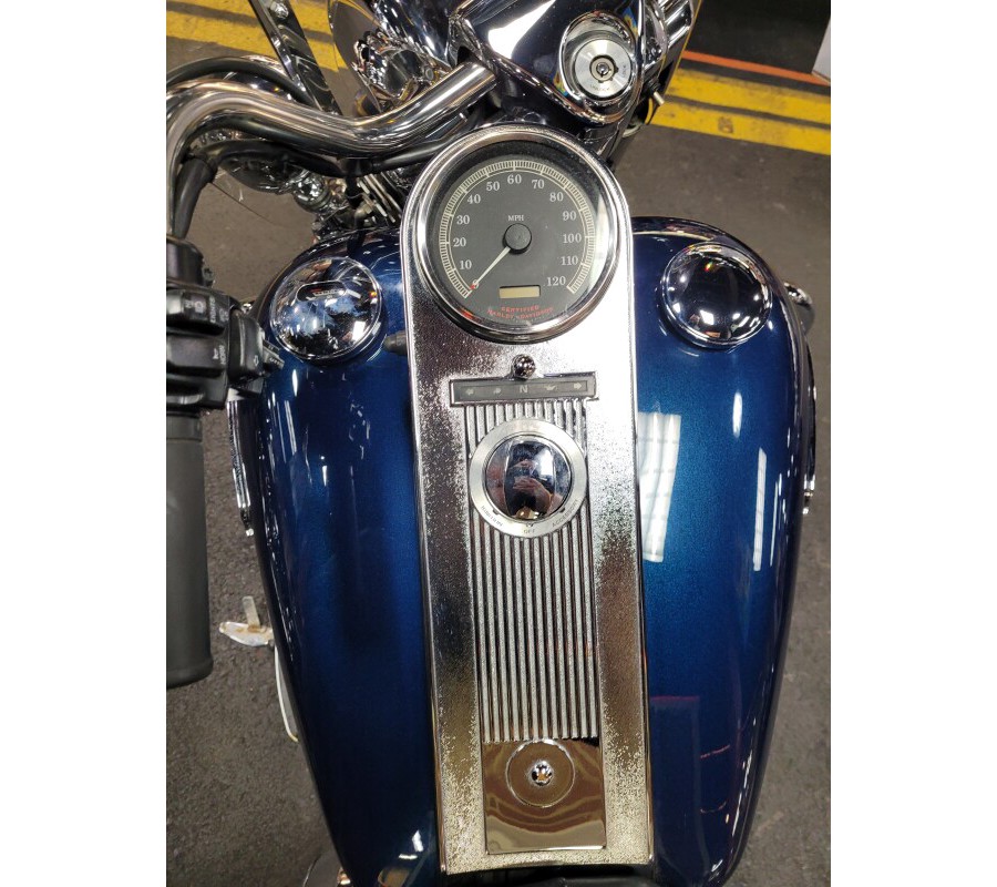 2002 Harley-Davidson Road King Classic Luxury Blue/Diamond Ice