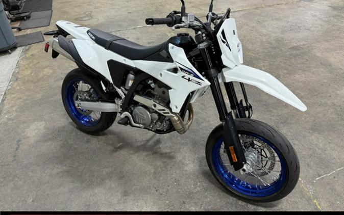 2025 Suzuki DR-Z 4SM