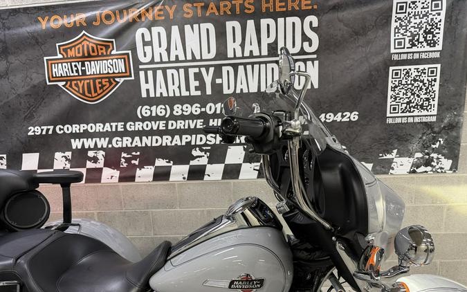 2024 Harley-Davidson® FLHTCUTG - Tri Glide® Ultra