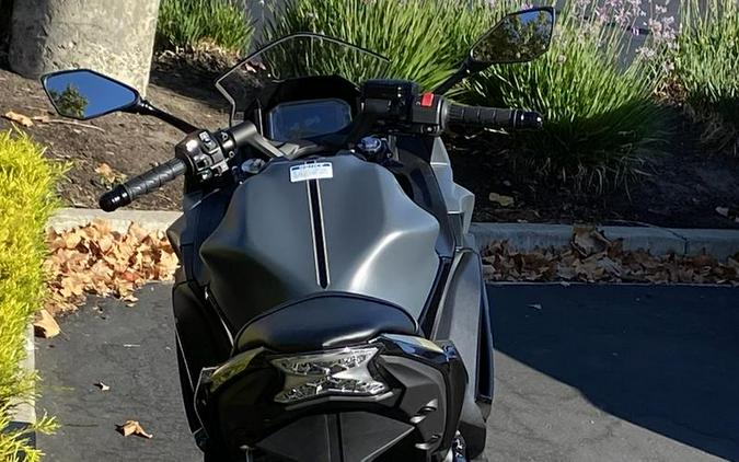 2024 Kawasaki Ninja® 650 Metallic Matte Graphenesteel Gray/Ebony