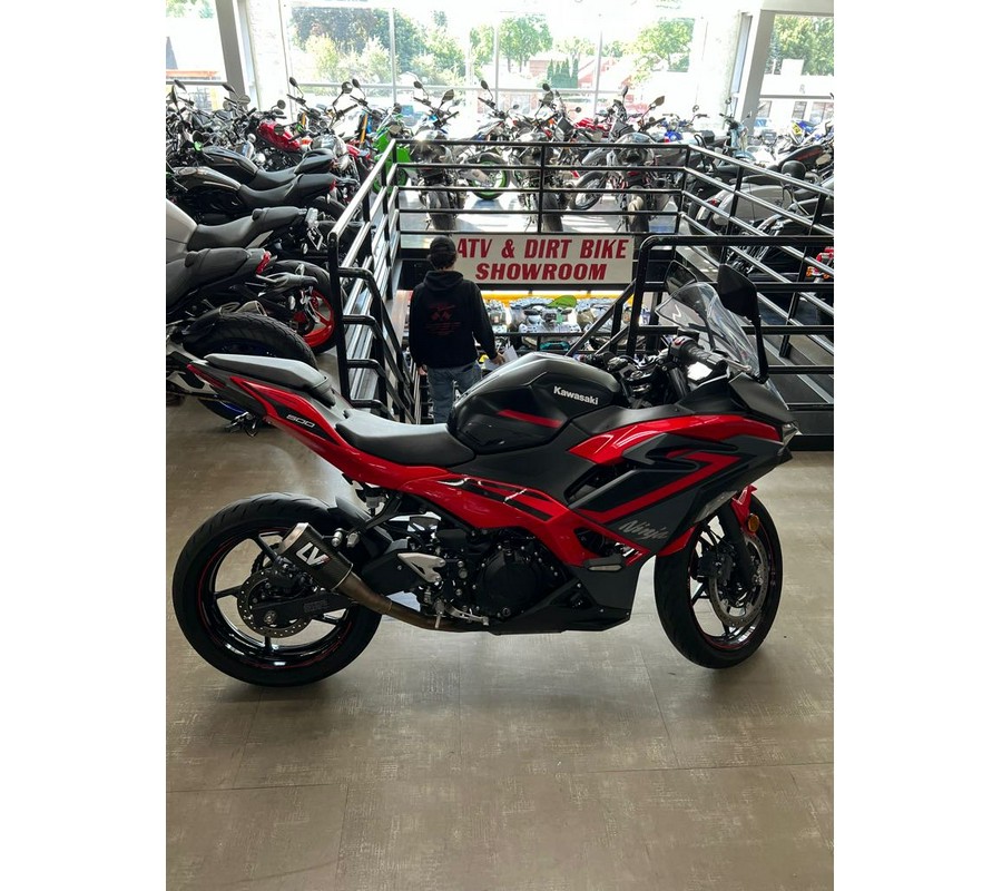 2024 Kawasaki Ninja® 500 KRT Edition SE ABS