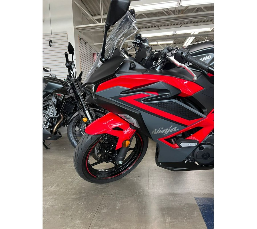 2024 Kawasaki Ninja® 500 KRT Edition SE ABS