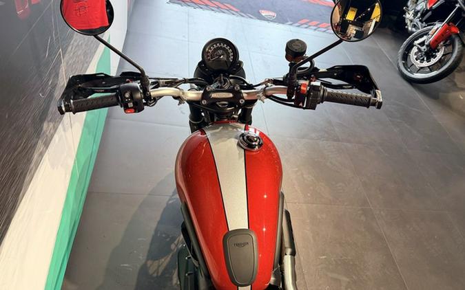 2018 Triumph Street Scrambler Korosi RedFrozen Silver