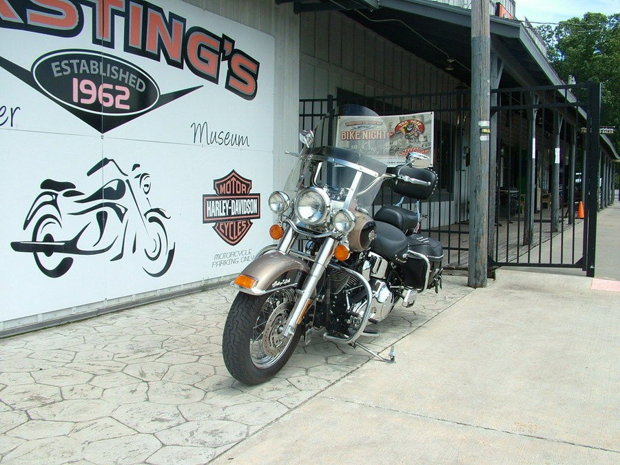 2004 Harley-Davidson® FLSTC - Heritage Softail® Classic