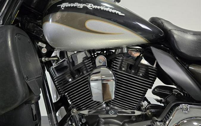 2013 Harley-Davidson® FLHTCUSE8 - CVO™ Ultra Classic® Electra Glide®