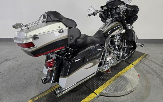 2013 Harley-Davidson® FLHTCUSE8 - CVO™ Ultra Classic® Electra Glide®