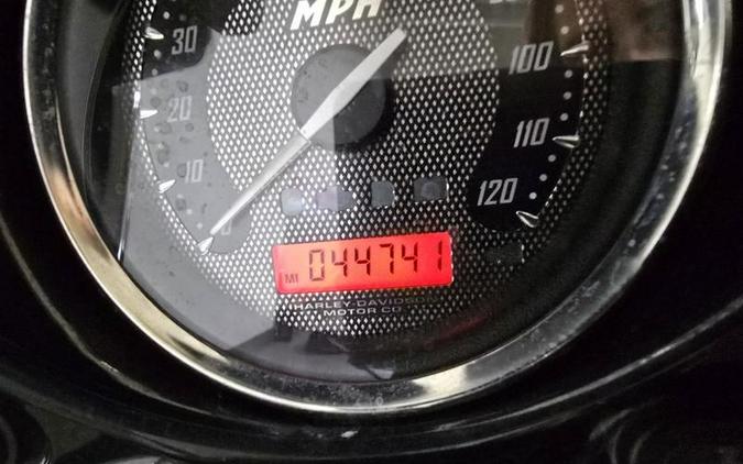 2013 Harley-Davidson® FLHTCUSE8 - CVO™ Ultra Classic® Electra Glide®