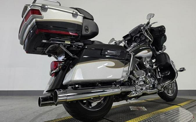 2013 Harley-Davidson® FLHTCUSE8 - CVO™ Ultra Classic® Electra Glide®