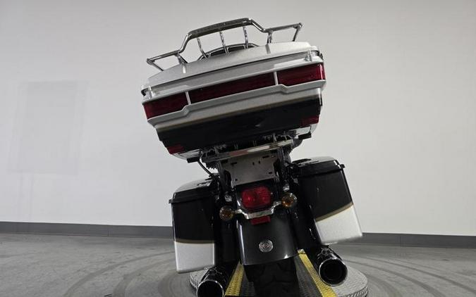 2013 Harley-Davidson® FLHTCUSE8 - CVO™ Ultra Classic® Electra Glide®