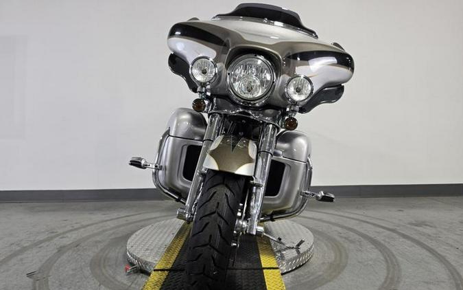 2013 Harley-Davidson® FLHTCUSE8 - CVO™ Ultra Classic® Electra Glide®