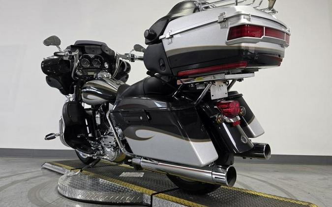 2013 Harley-Davidson® FLHTCUSE8 - CVO™ Ultra Classic® Electra Glide®
