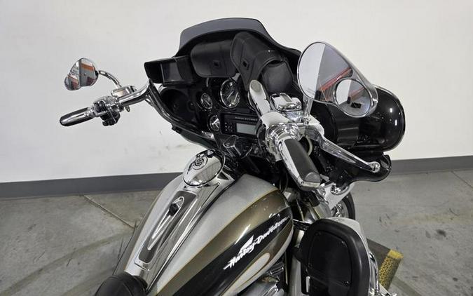 2013 Harley-Davidson® FLHTCUSE8 - CVO™ Ultra Classic® Electra Glide®