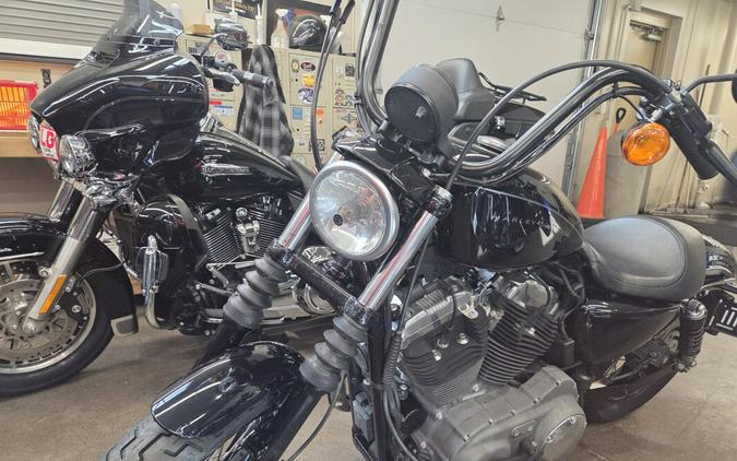 2010 Harley-Davidson® Nightster® BLACK W/PINSTRIPE