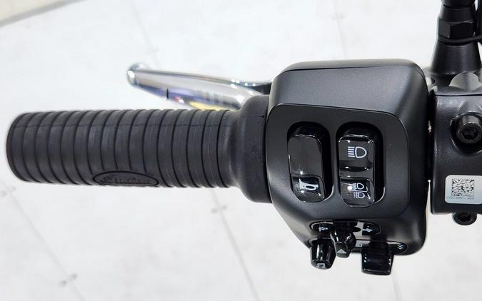 2025 Indian Motorcycle® Challenger® Dark Horse® Springfield Blue