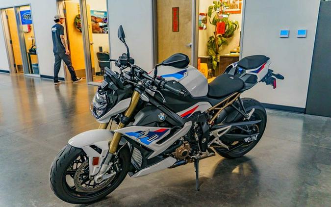 2024 BMW S 1000 R Light White/M Motorsport