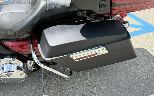 2011 Harley-Davidson® CVO™ Road Glide® Ultra