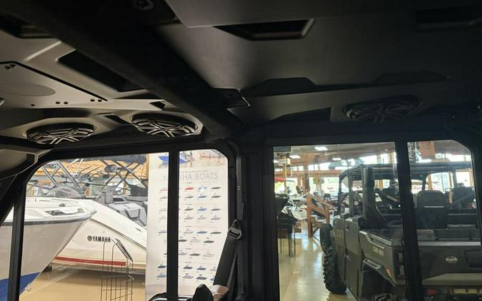 2026 Can-Am® Defender MAX LONE STAR HD11