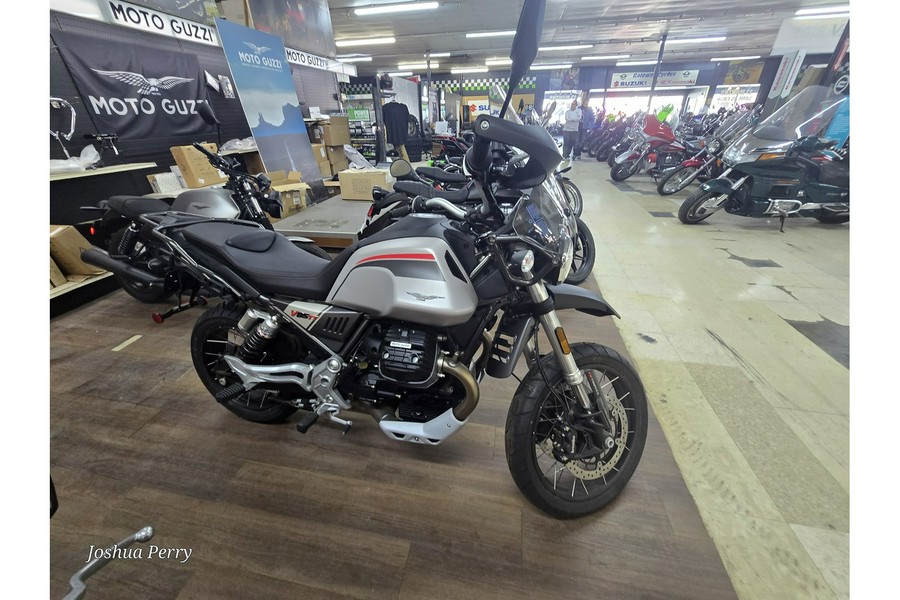 2023 Moto Guzzi V85 TT Travel