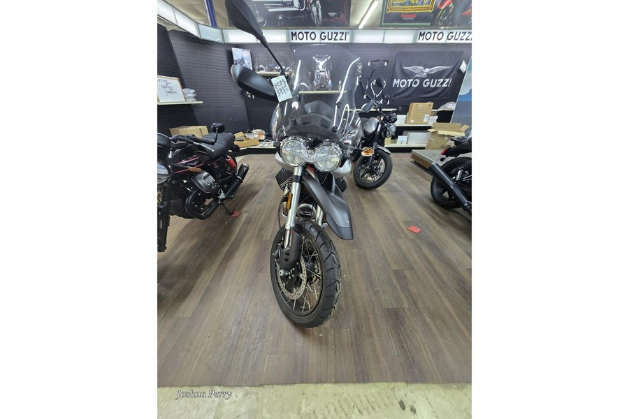 2023 Moto Guzzi V85 TT Travel