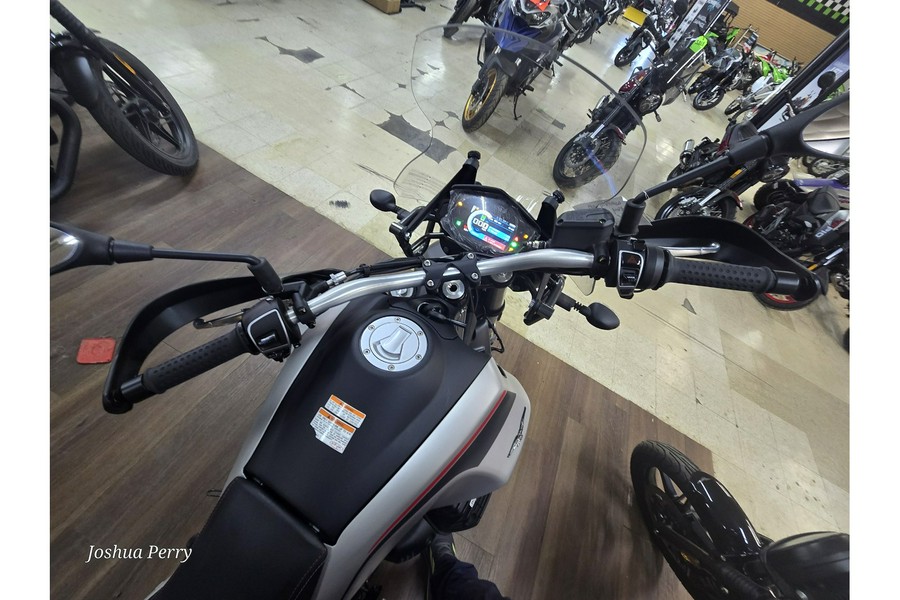 2023 Moto Guzzi V85 TT Travel
