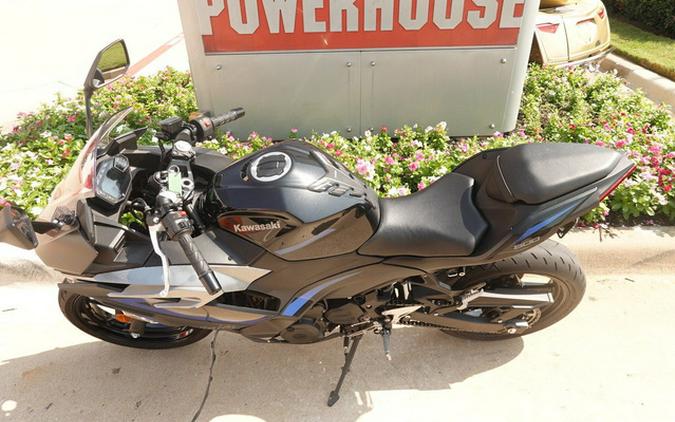 2025 Kawasaki Ninja 500 ABS Metallic Flat Spark Black/Metallic Spark Black