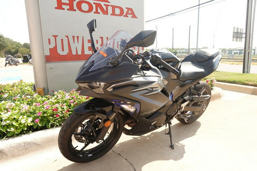 2025 Kawasaki Ninja 500 ABS Metallic Flat Spark Black/Metallic Spark Black