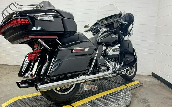 2019 Harley-Davidson Electra Glide Ultra Classic BLACK W/PINSTRI