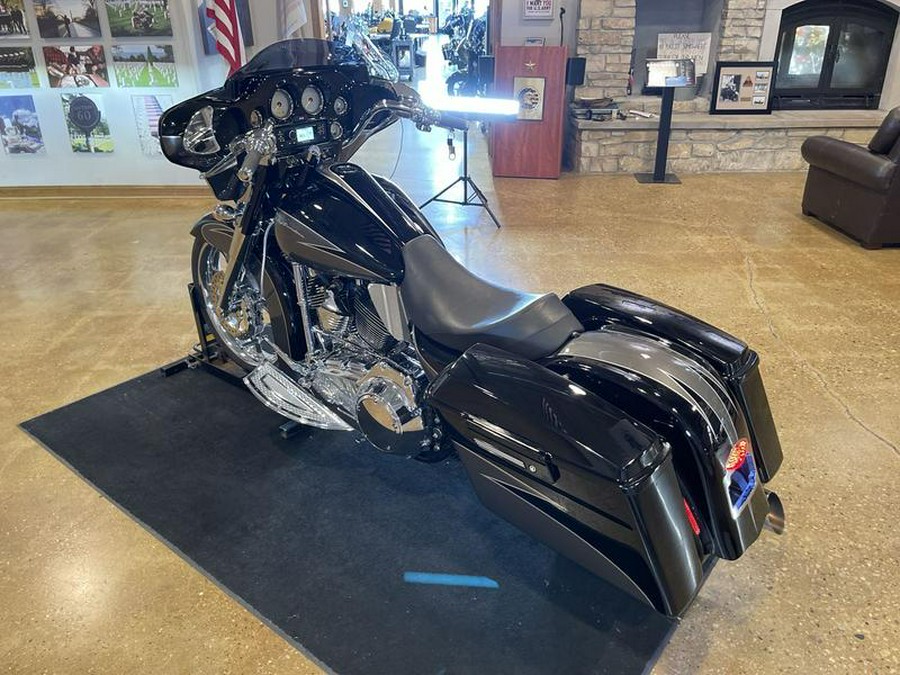 2008 Harley-Davidson® FLHX