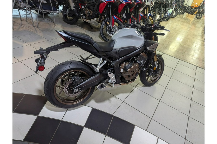 2025 Honda CB650R E-Clutch