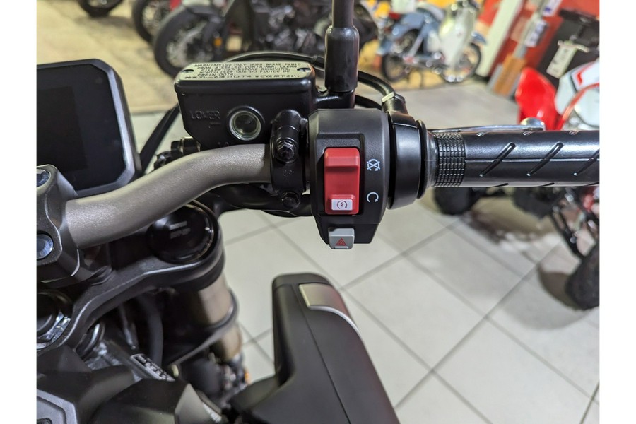 2025 Honda CB650R E-Clutch