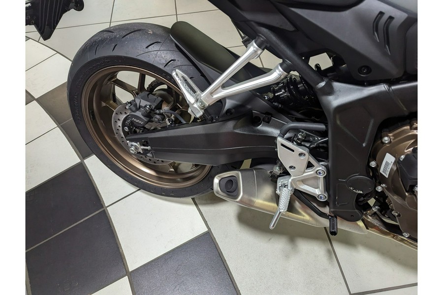 2025 Honda CB650R E-Clutch